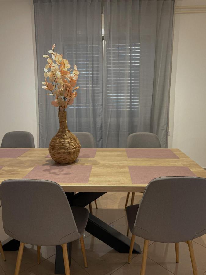 Apartments "M" プーラ エクステリア 写真