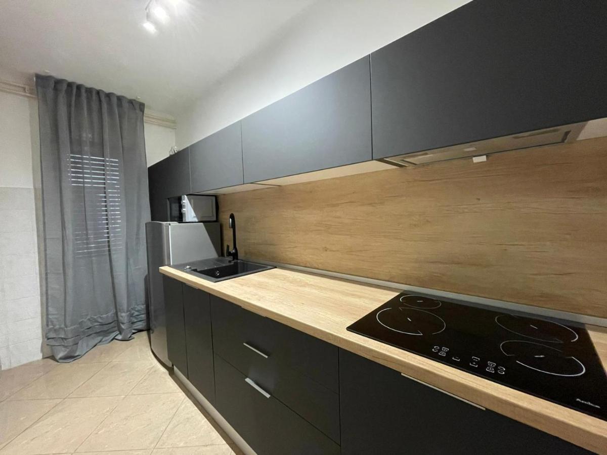 Apartments "M" プーラ エクステリア 写真