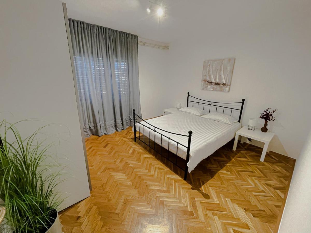 Apartments "M" プーラ エクステリア 写真