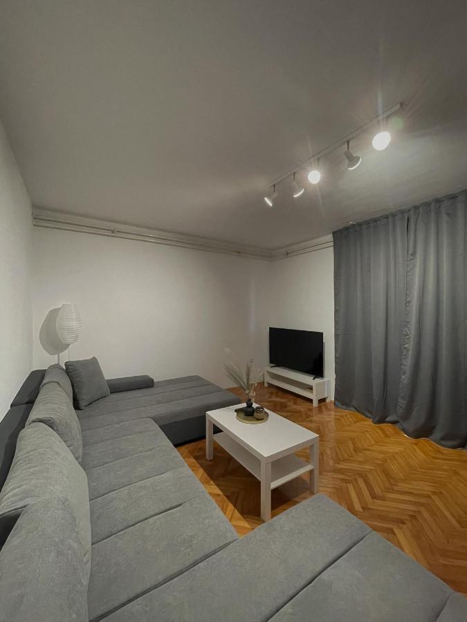 Apartments "M" プーラ エクステリア 写真