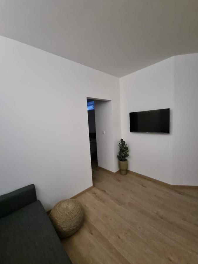 Apartments "M" プーラ エクステリア 写真